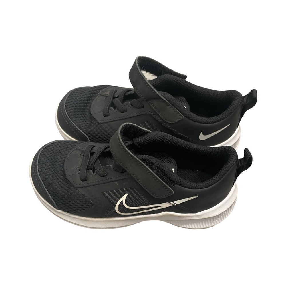 EUC Nike Toddler Size 10 Downshifter Black/White Sneakers- Worn Once! - Picture 3 of 4